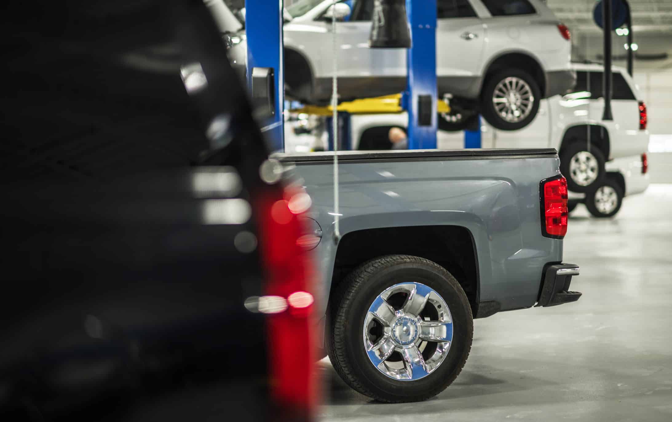 Dealerships vs. Independent Auto Shops: Which Is Better for You?